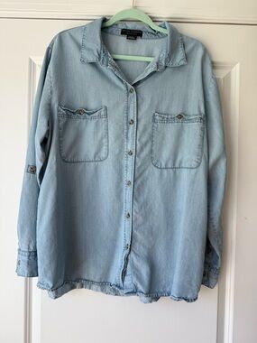 Sanctuary Light Blue Tencel Button-Up Shirt, Labeled XXL - runs more like an XL